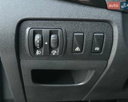 Черный Рено Гранд Сценик, объемом двигателя 1.6 л и пробегом 230 тыс. км за 9900 $, фото 26 на Automoto.ua