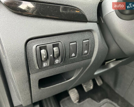 Чорний Рено Гранд Сценік, об'ємом двигуна 1.5 л та пробігом 225 тис. км за 10799 $, фото 40 на Automoto.ua