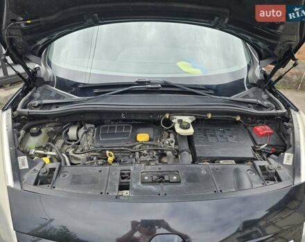 Черный Рено Гранд Сценик, объемом двигателя 1.6 л и пробегом 170 тыс. км за 11500 $, фото 3 на Automoto.ua