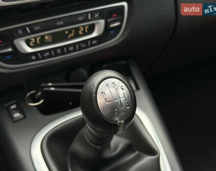 Черный Рено Гранд Сценик, объемом двигателя 1.5 л и пробегом 224 тыс. км за 11400 $, фото 77 на Automoto.ua