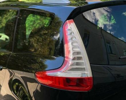 Черный Рено Гранд Сценик, объемом двигателя 1.6 л и пробегом 216 тыс. км за 9550 $, фото 5 на Automoto.ua