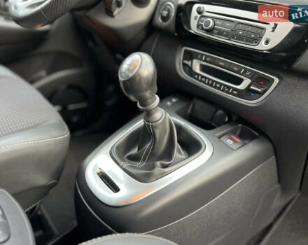 Чорний Рено Гранд Сценік, об'ємом двигуна 1.5 л та пробігом 225 тис. км за 10799 $, фото 58 на Automoto.ua