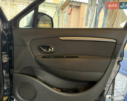 Черный Рено Гранд Сценик, объемом двигателя 1.5 л и пробегом 276 тыс. км за 10000 $, фото 11 на Automoto.ua