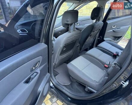 Черный Рено Гранд Сценик, объемом двигателя 0 л и пробегом 232 тыс. км за 7850 $, фото 4 на Automoto.ua