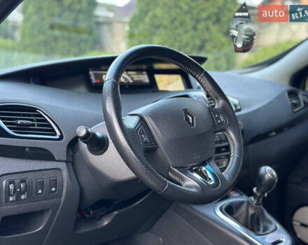 Черный Рено Гранд Сценик, объемом двигателя 1.6 л и пробегом 269 тыс. км за 10500 $, фото 13 на Automoto.ua