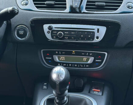 Черный Рено Гранд Сценик, объемом двигателя 1.6 л и пробегом 269 тыс. км за 10500 $, фото 62 на Automoto.ua