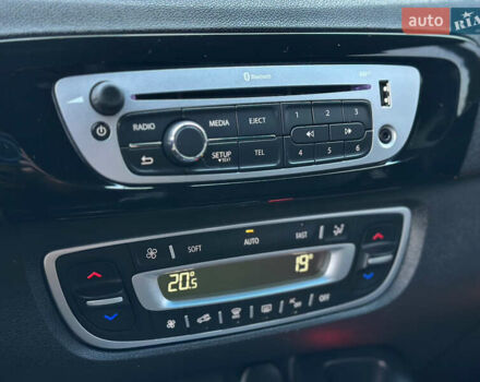 Черный Рено Гранд Сценик, объемом двигателя 1.6 л и пробегом 269 тыс. км за 10500 $, фото 25 на Automoto.ua