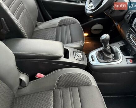 Чорний Рено Гранд Сценік, об'ємом двигуна 1.6 л та пробігом 216 тис. км за 11800 $, фото 77 на Automoto.ua