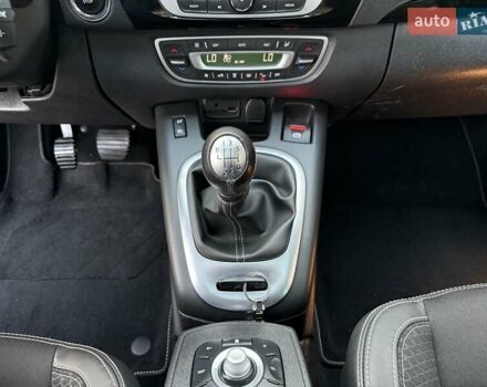 Чорний Рено Гранд Сценік, об'ємом двигуна 1.6 л та пробігом 216 тис. км за 11800 $, фото 45 на Automoto.ua