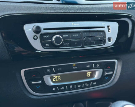 Черный Рено Гранд Сценик, объемом двигателя 1.6 л и пробегом 269 тыс. км за 10500 $, фото 22 на Automoto.ua