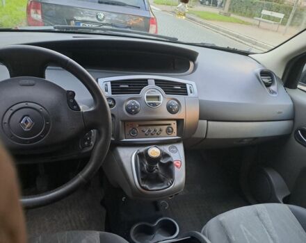Черный Рено Гранд Сценик, объемом двигателя 1.9 л и пробегом 250 тыс. км за 1500 $, фото 7 на Automoto.ua