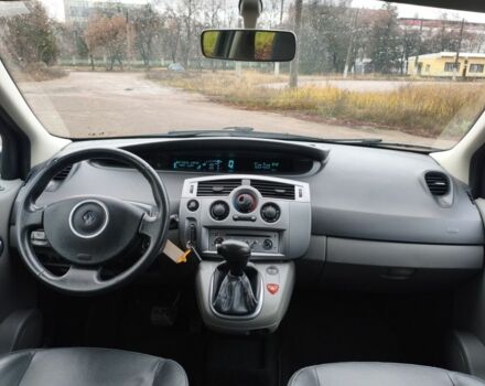 Черный Рено Гранд Сценик, объемом двигателя 2 л и пробегом 110 тыс. км за 7150 $, фото 18 на Automoto.ua