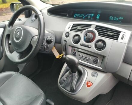 Черный Рено Гранд Сценик, объемом двигателя 2 л и пробегом 110 тыс. км за 7150 $, фото 19 на Automoto.ua