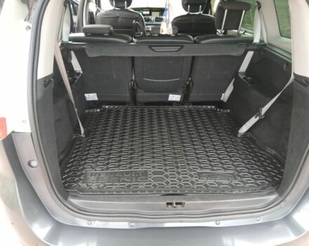 Черный Рено Гранд Сценик, объемом двигателя 1.5 л и пробегом 235 тыс. км за 8400 $, фото 6 на Automoto.ua