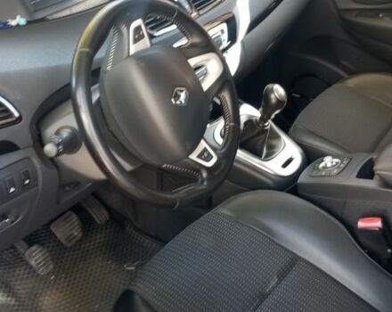 Черный Рено Гранд Сценик, объемом двигателя 1.6 л и пробегом 264 тыс. км за 8000 $, фото 4 на Automoto.ua