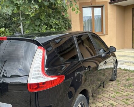 Черный Рено Гранд Сценик, объемом двигателя 1.6 л и пробегом 222 тыс. км за 8500 $, фото 4 на Automoto.ua