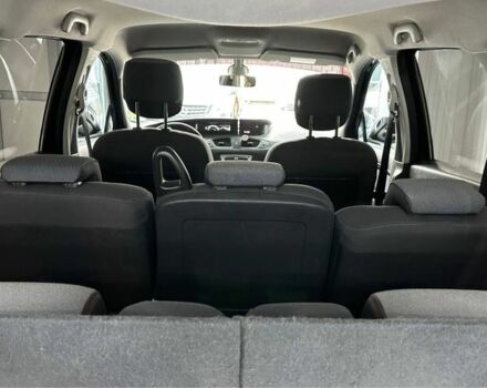 Черный Рено Гранд Сценик, объемом двигателя 1.6 л и пробегом 222 тыс. км за 8500 $, фото 6 на Automoto.ua