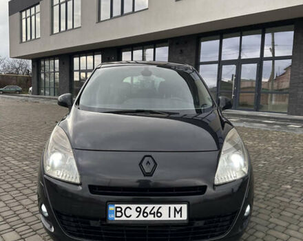 Черный Рено Гранд Сценик, объемом двигателя 2 л и пробегом 380 тыс. км за 6800 $, фото 1 на Automoto.ua