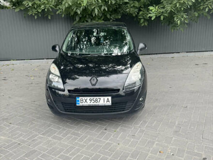 Рено Гранд Сценік 2010 у Хмельницькому на Automoto.ua Чорний Рено Гранд Сценік, об'ємом двигуна 1.87 л та пробігом 250 тис. км за 6400 $, фото 1 на Automoto.ua