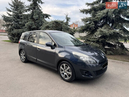 Рено Гранд Сценік 2010 у Полтаві на Automoto.ua Чорний Рено Гранд Сценік, об'ємом двигуна 1.6 л та пробігом 251 тис. км за 7700 $, фото 1 на Automoto.ua