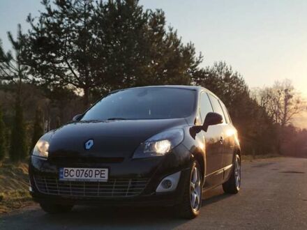 Рено Гранд Сценік 2011 у Хирів на Automoto.ua Чорний Рено Гранд Сценік, об'ємом двигуна 2 л та пробігом 282 тис. км за 6999 $, фото 1 на Automoto.ua