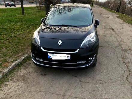 Рено Гранд Сценік 2013 у Дніпро (Дніпропетровську) на Automoto.ua Чорний Рено Гранд Сценік, об'ємом двигуна 16 л та пробігом 260 тис. км за 8800 $, фото 1 на Automoto.ua