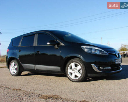 Черный Рено Гранд Сценик, объемом двигателя 1.5 л и пробегом 216 тыс. км за 8900 $, фото 1 на Automoto.ua