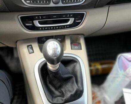 Коричневый Рено Гранд Сценик, объемом двигателя 1.9 л и пробегом 318 тыс. км за 6900 $, фото 6 на Automoto.ua