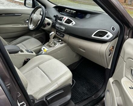 Коричневий Рено Гранд Сценік, об'ємом двигуна 2 л та пробігом 301 тис. км за 6900 $, фото 3 на Automoto.ua