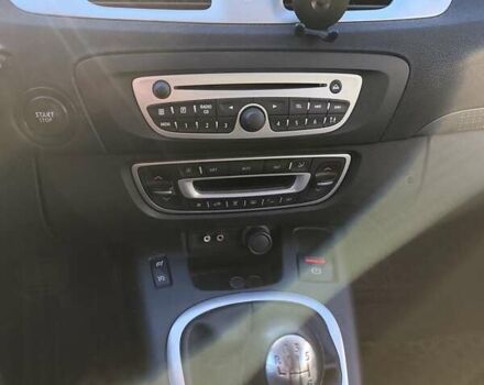 Коричневый Рено Гранд Сценик, объемом двигателя 1.9 л и пробегом 240 тыс. км за 7100 $, фото 6 на Automoto.ua