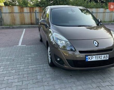 Коричневий Рено Гранд Сценік, об'ємом двигуна 1.5 л та пробігом 250 тис. км за 7900 $, фото 1 на Automoto.ua