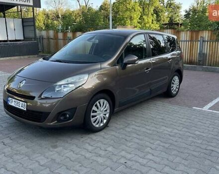 Коричневый Рено Гранд Сценик, объемом двигателя 1.5 л и пробегом 250 тыс. км за 7500 $, фото 1 на Automoto.ua