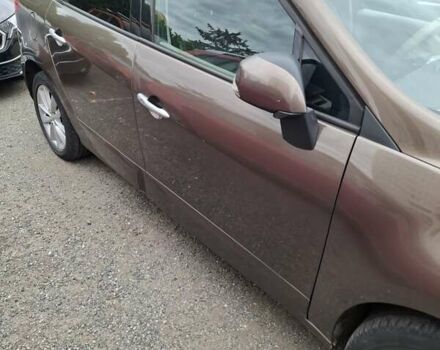 Коричневий Рено Гранд Сценік, об'ємом двигуна 2 л та пробігом 240 тис. км за 6700 $, фото 4 на Automoto.ua