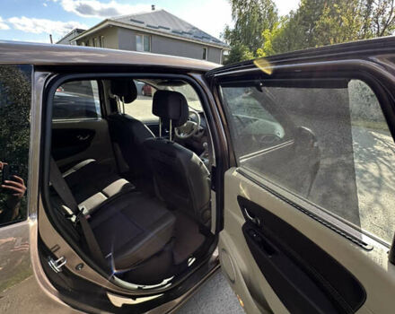 Коричневий Рено Гранд Сценік, об'ємом двигуна 1.5 л та пробігом 237 тис. км за 8300 $, фото 18 на Automoto.ua