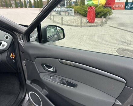 Коричневый Рено Гранд Сценик, объемом двигателя 1.9 л и пробегом 226 тыс. км за 7950 $, фото 18 на Automoto.ua