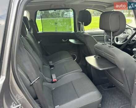 Коричневый Рено Гранд Сценик, объемом двигателя 1.9 л и пробегом 226 тыс. км за 7950 $, фото 11 на Automoto.ua