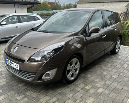 Коричневый Рено Гранд Сценик, объемом двигателя 2 л и пробегом 231 тыс. км за 9300 $, фото 5 на Automoto.ua