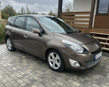 Коричневый Рено Гранд Сценик, объемом двигателя 2 л и пробегом 231 тыс. км за 9300 $, фото 2 на Automoto.ua