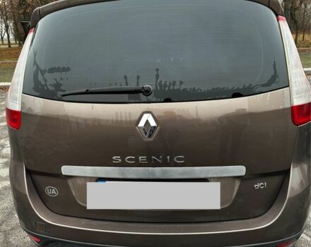 Коричневий Рено Гранд Сценік, об'ємом двигуна 2 л та пробігом 301 тис. км за 6900 $, фото 2 на Automoto.ua