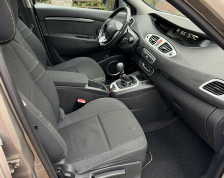 Коричневый Рено Гранд Сценик, объемом двигателя 1.9 л и пробегом 323 тыс. км за 6700 $, фото 11 на Automoto.ua