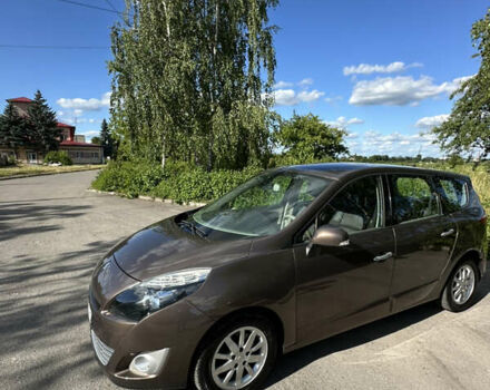 Коричневий Рено Гранд Сценік, об'ємом двигуна 1.5 л та пробігом 237 тис. км за 8300 $, фото 8 на Automoto.ua