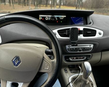 Коричневий Рено Гранд Сценік, об'ємом двигуна 2 л та пробігом 301 тис. км за 6900 $, фото 4 на Automoto.ua