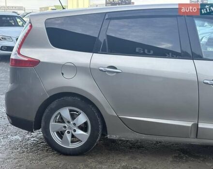 Коричневый Рено Гранд Сценик, объемом двигателя 1.9 л и пробегом 324 тыс. км за 6990 $, фото 4 на Automoto.ua