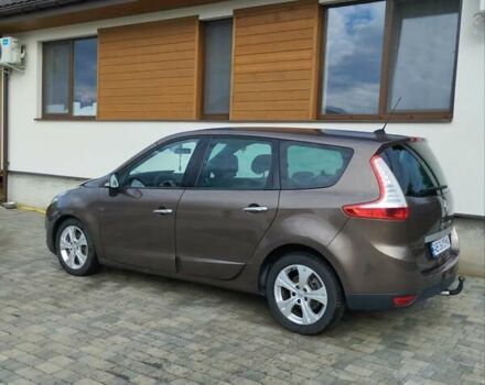 Коричневый Рено Гранд Сценик, объемом двигателя 2 л и пробегом 231 тыс. км за 9300 $, фото 7 на Automoto.ua