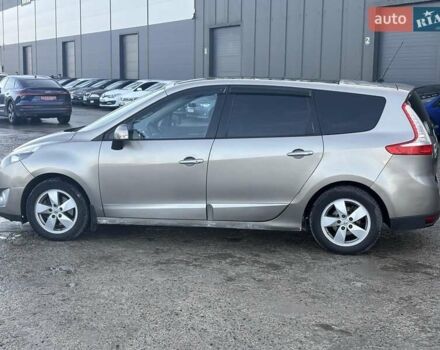 Коричневый Рено Гранд Сценик, объемом двигателя 1.9 л и пробегом 324 тыс. км за 6990 $, фото 11 на Automoto.ua