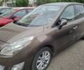 Коричневий Рено Гранд Сценік, об'ємом двигуна 2 л та пробігом 240 тис. км за 6700 $, фото 2 на Automoto.ua