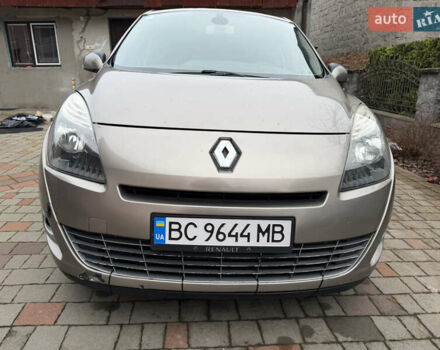 Коричневый Рено Гранд Сценик, объемом двигателя 1.9 л и пробегом 323 тыс. км за 6700 $, фото 2 на Automoto.ua