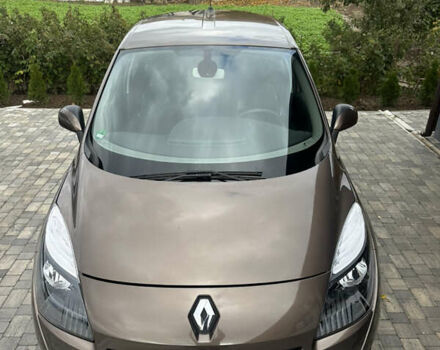 Коричневый Рено Гранд Сценик, объемом двигателя 2 л и пробегом 231 тыс. км за 9300 $, фото 4 на Automoto.ua