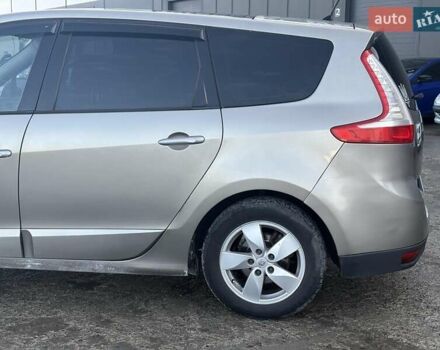 Коричневый Рено Гранд Сценик, объемом двигателя 1.9 л и пробегом 324 тыс. км за 6990 $, фото 8 на Automoto.ua