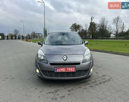 Коричневый Рено Гранд Сценик, объемом двигателя 1.9 л и пробегом 226 тыс. км за 7950 $, фото 1 на Automoto.ua